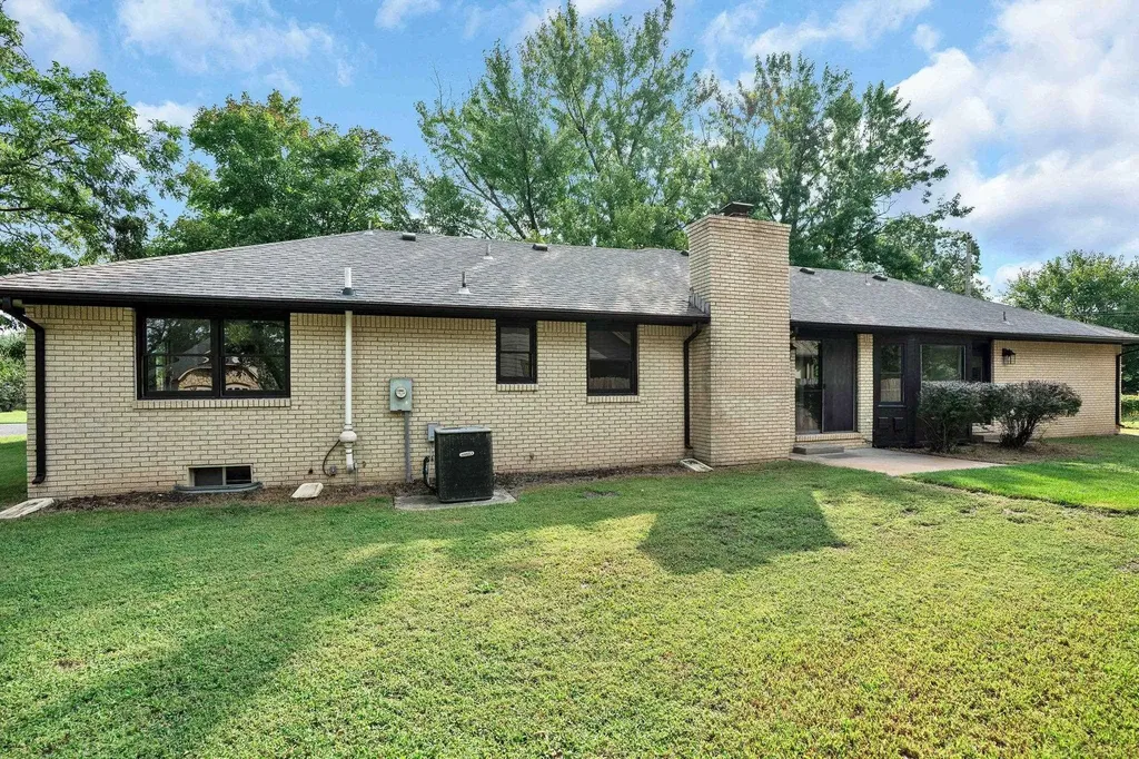 3249 N Hood Court Wichita KS 67204