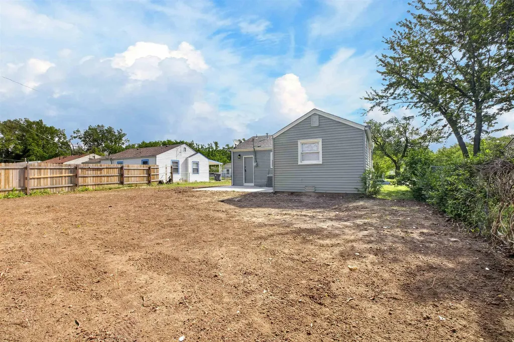 2323 N Estelle Avenue Wichita KS 67219