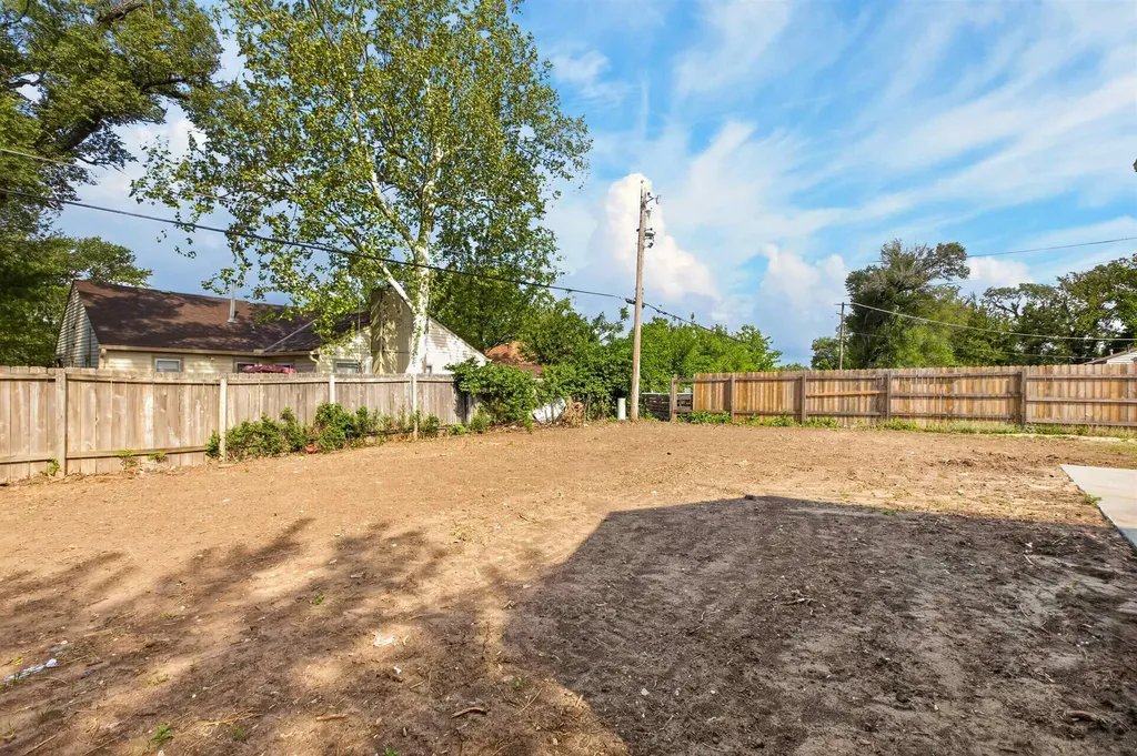 2323 N Estelle Avenue Wichita KS 67219