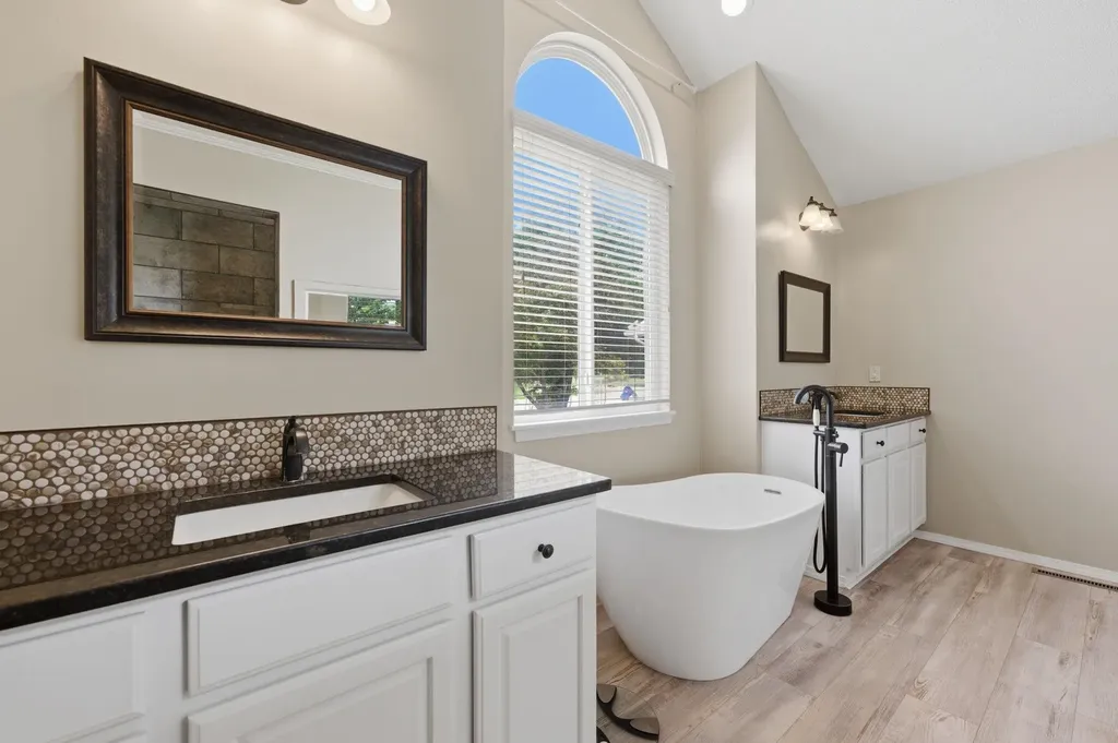 1024 N Crest Street Wichita KS 67206