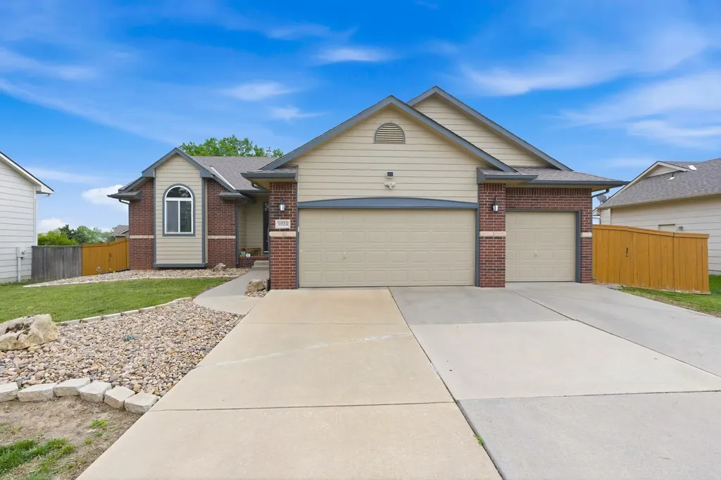 1024 N Crest Street Wichita KS 67206
