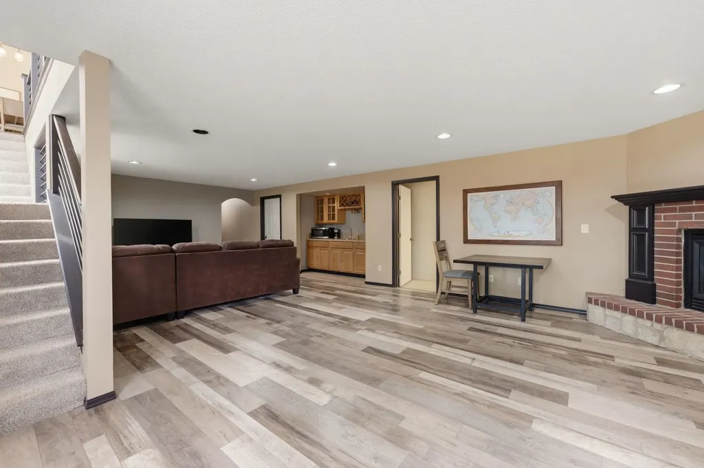 1024 N Crest Street Wichita KS 67206