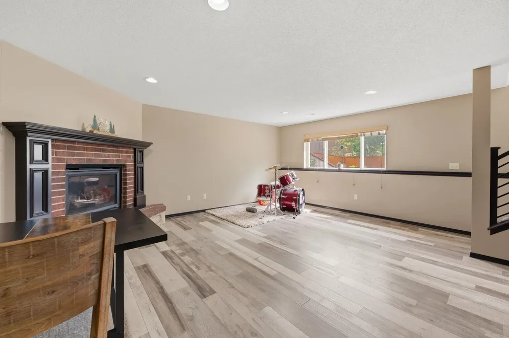 1024 N Crest Street Wichita KS 67206
