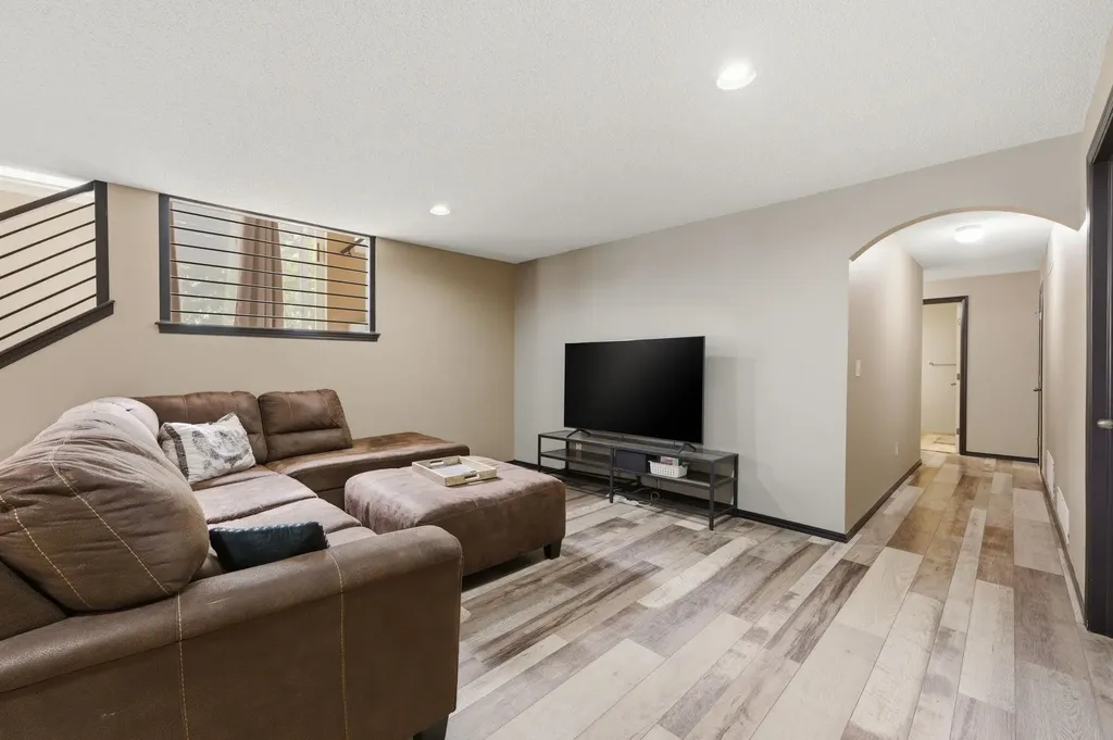 1024 N Crest Street Wichita KS 67206
