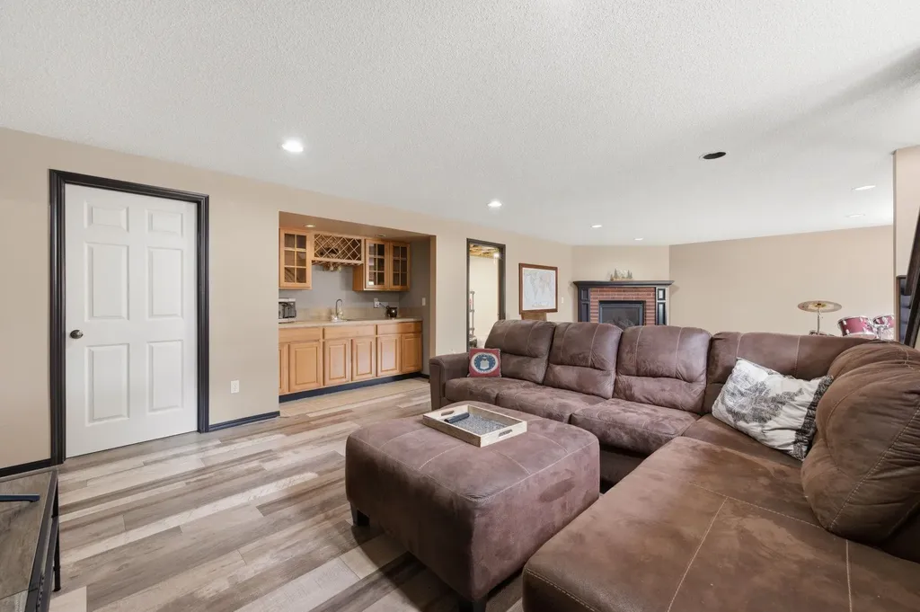 1024 N Crest Street Wichita KS 67206