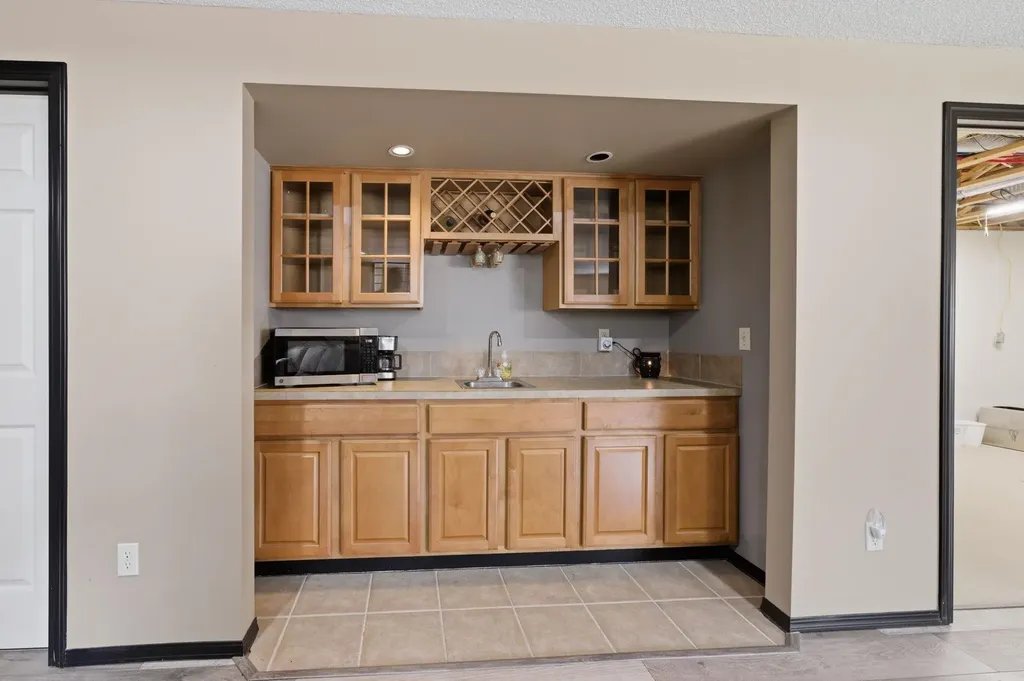 1024 N Crest Street Wichita KS 67206