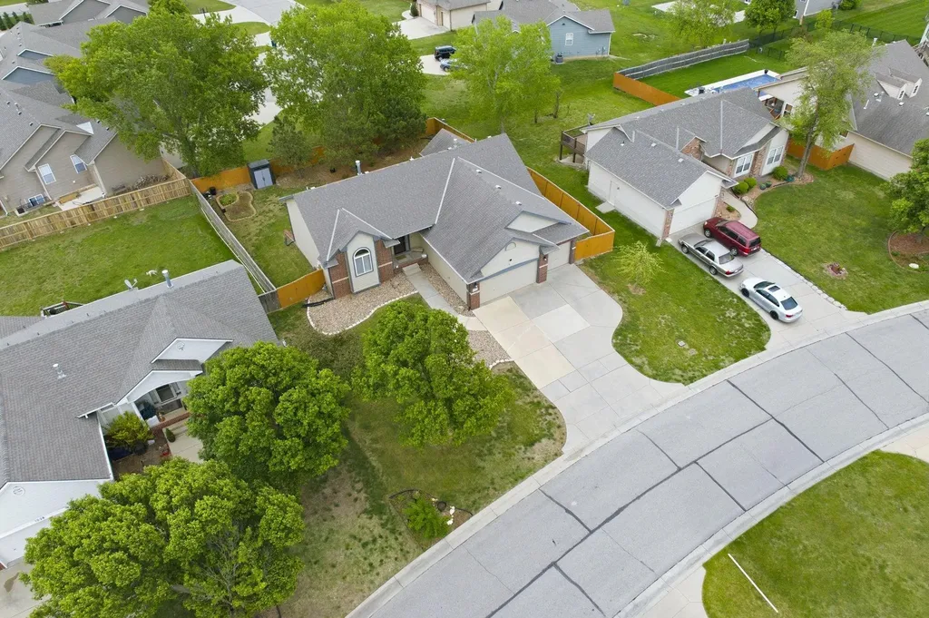 1024 N Crest Street Wichita KS 67206