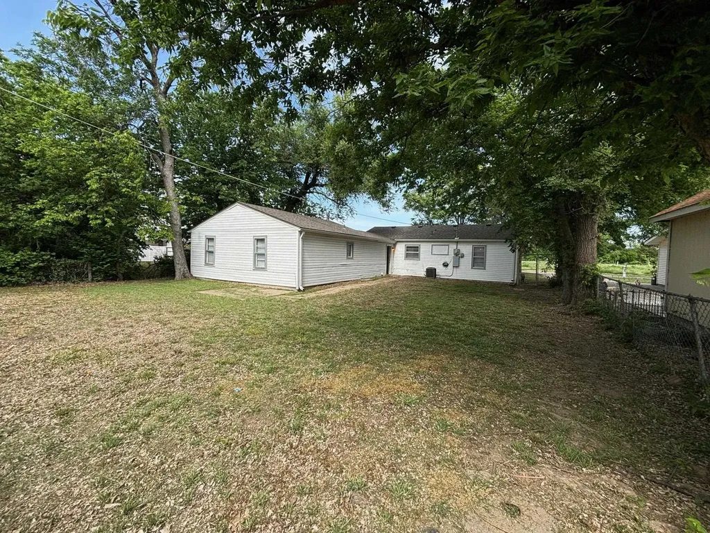 5239 S Spruce Wichita KS 67216