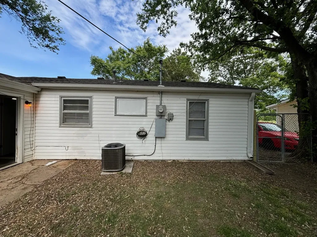 5239 S Spruce Wichita KS 67216