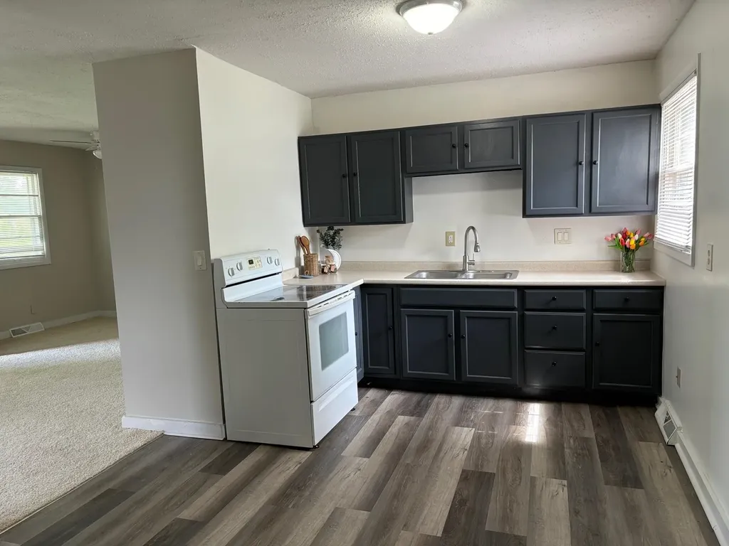 5239 S Spruce Wichita KS 67216
