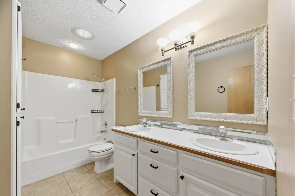 1325 N Pine Grove Court Wichita KS 67212