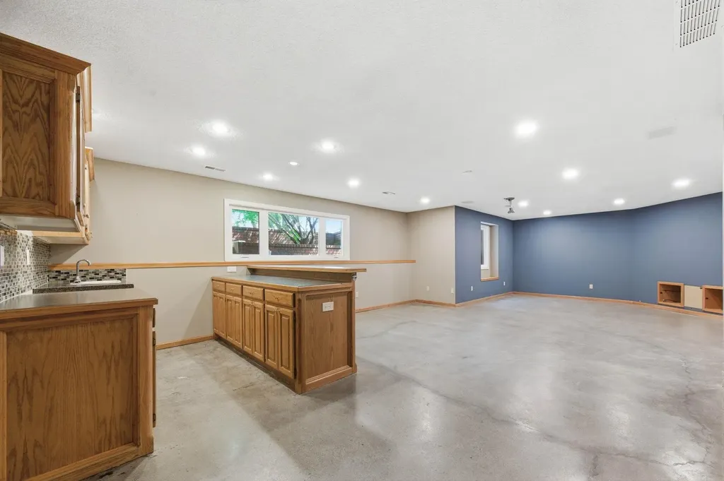 1325 N Pine Grove Court Wichita KS 67212
