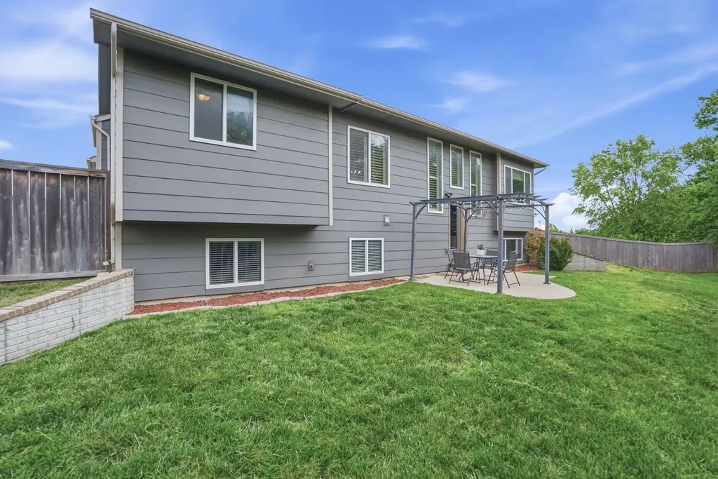 2615 N Woodridge Court Wichita KS 67226