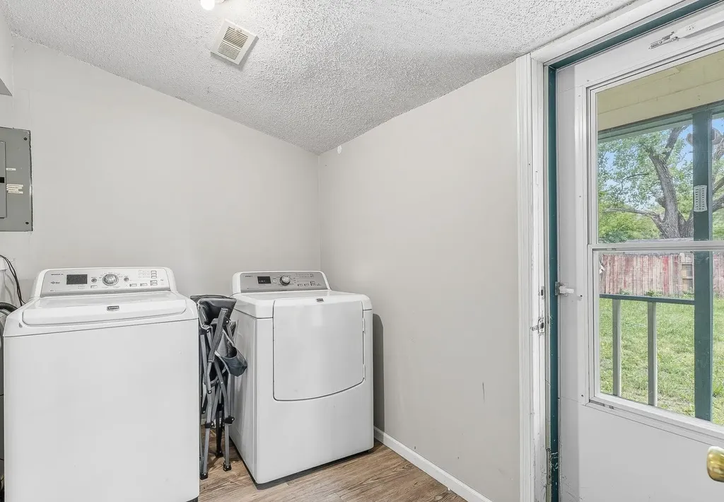 352 S Sheridan Wichita KS 67213