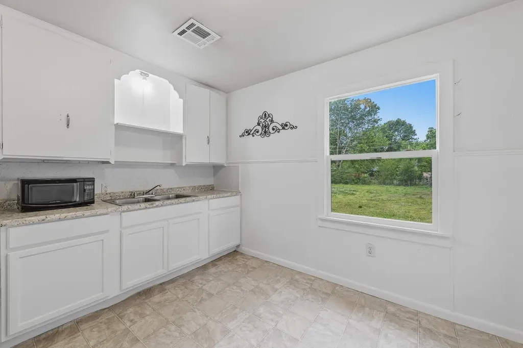 2531 S Washington Avenue Wichita KS 67216