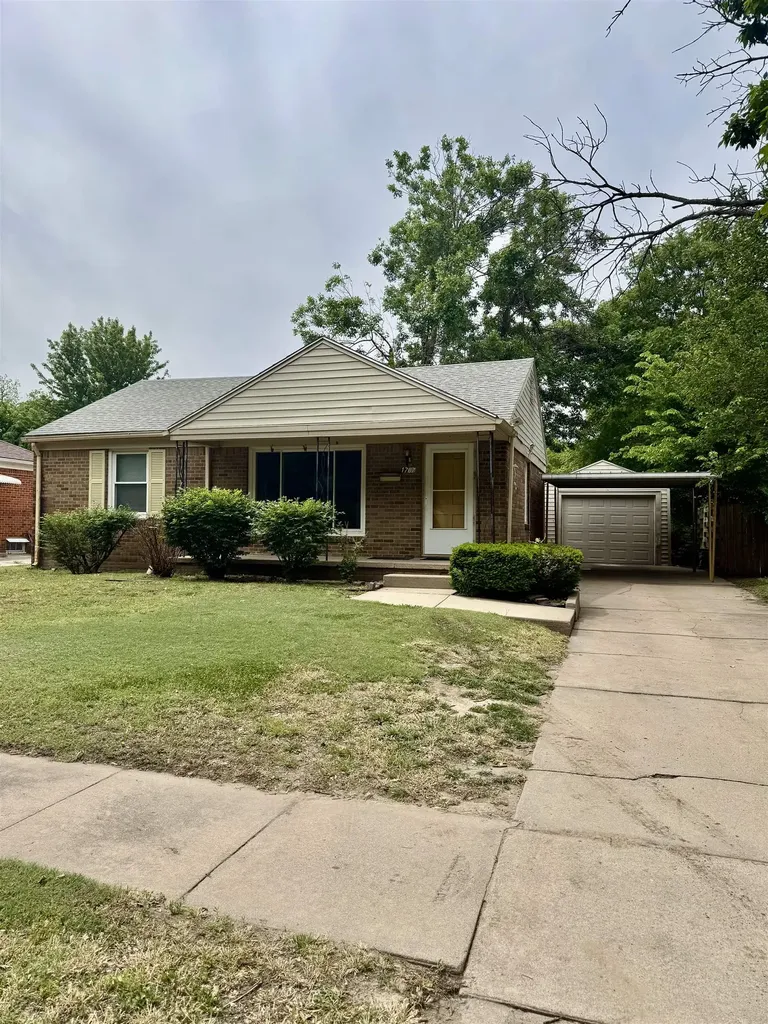 1707 S Erie Wichita KS 67211