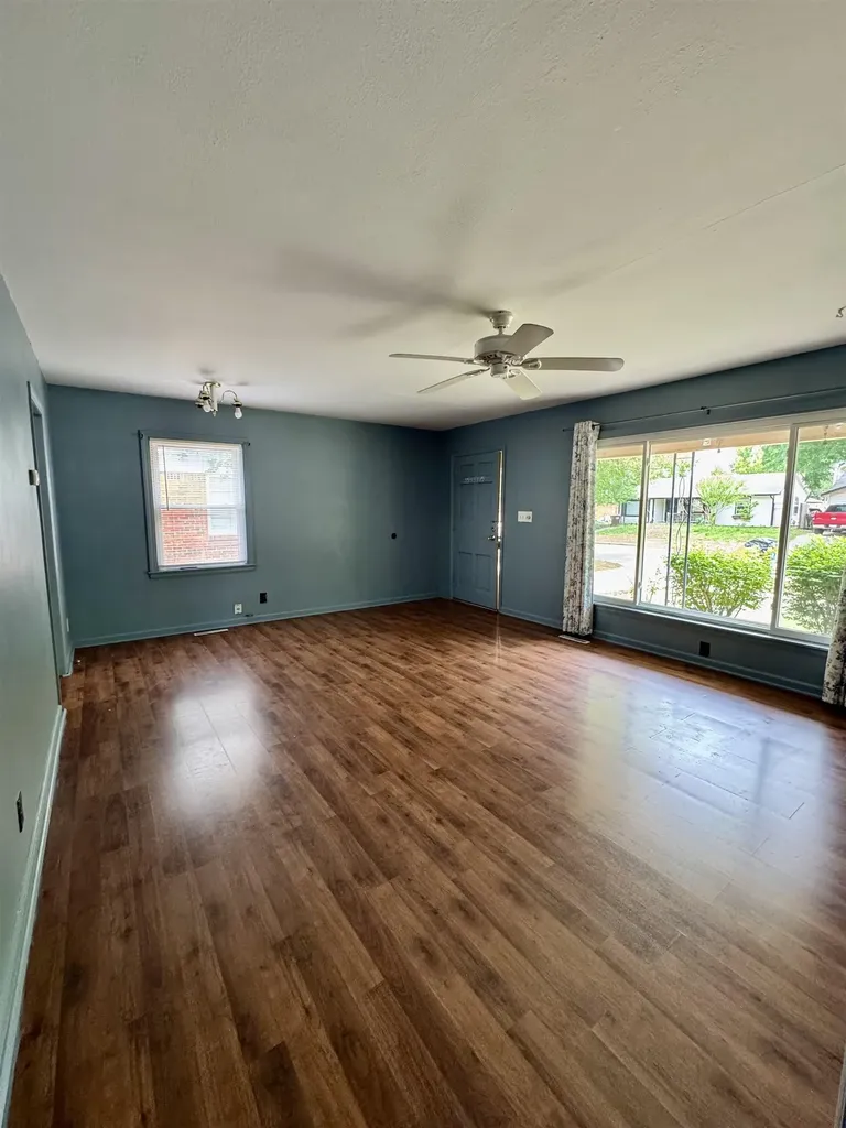 1707 S Erie Wichita KS 67211