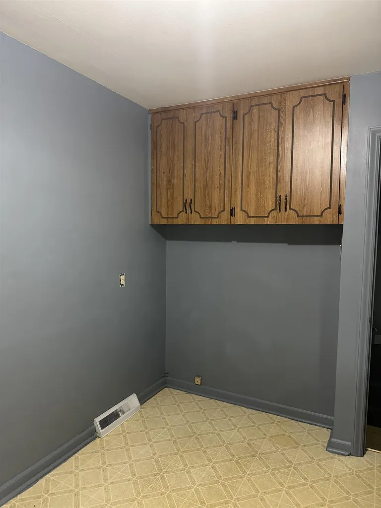 1707 S Erie Wichita KS 67211