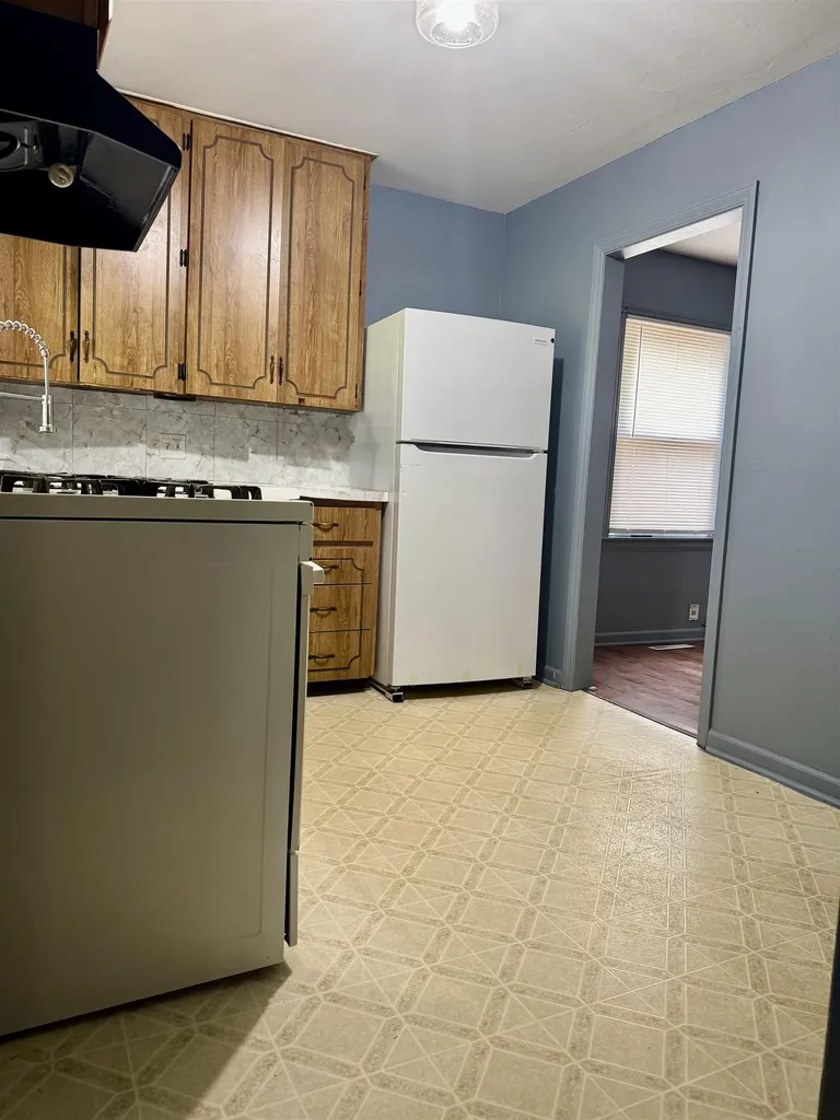 1707 S Erie Wichita KS 67211