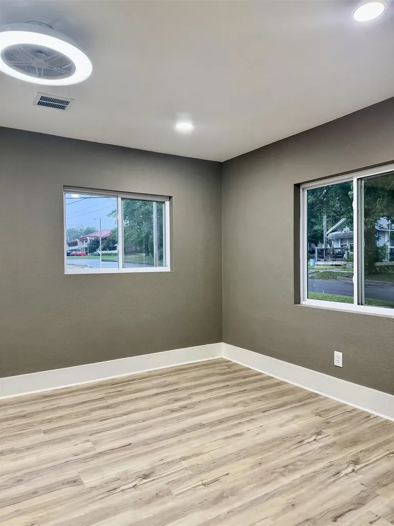 1502 E 2nd Winfield KS 67156