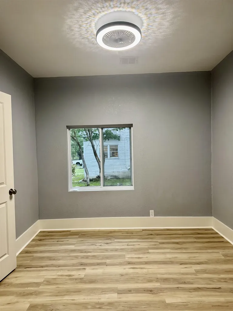 1502 E 2nd Winfield KS 67156
