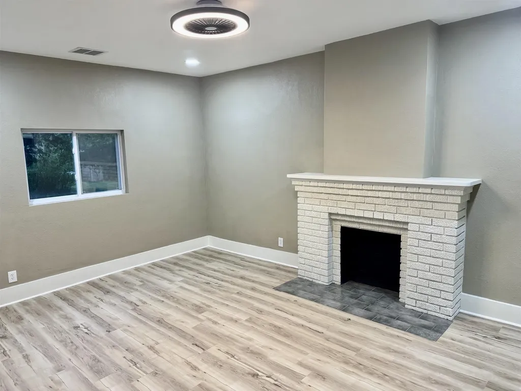 1502 E 2nd Winfield KS 67156