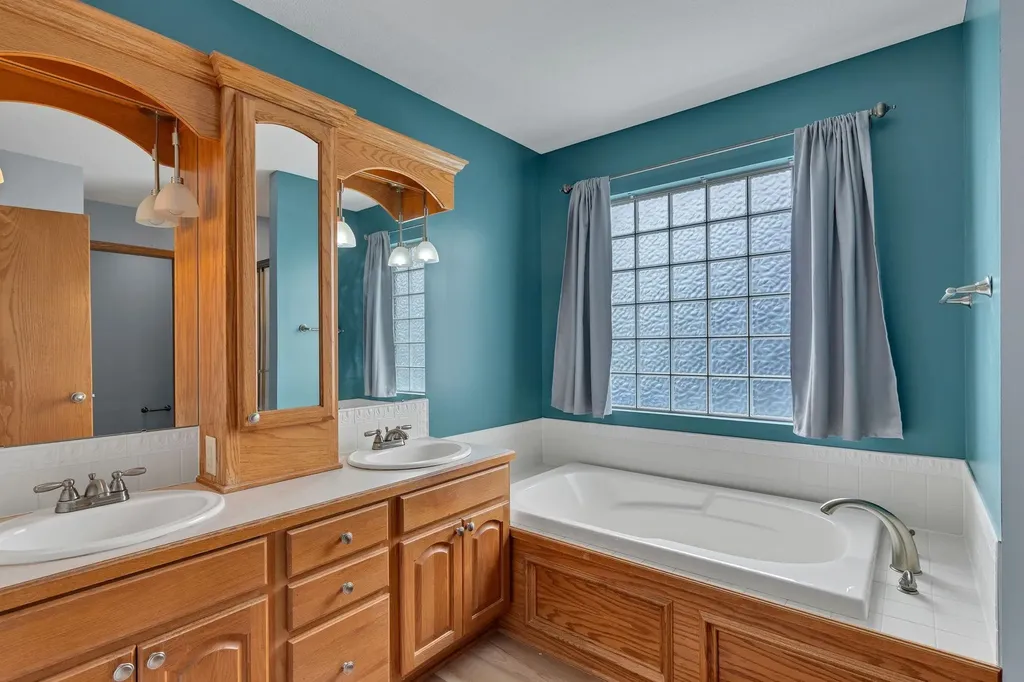 1307 W Hannah Lane Haysville KS 67060