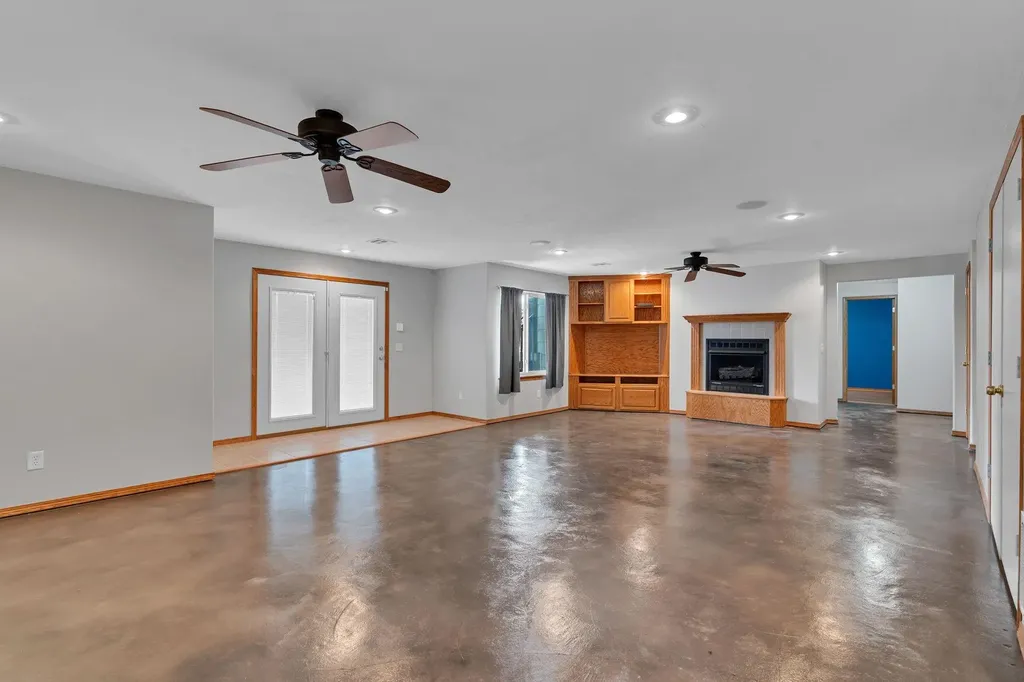 1307 W Hannah Lane Haysville KS 67060