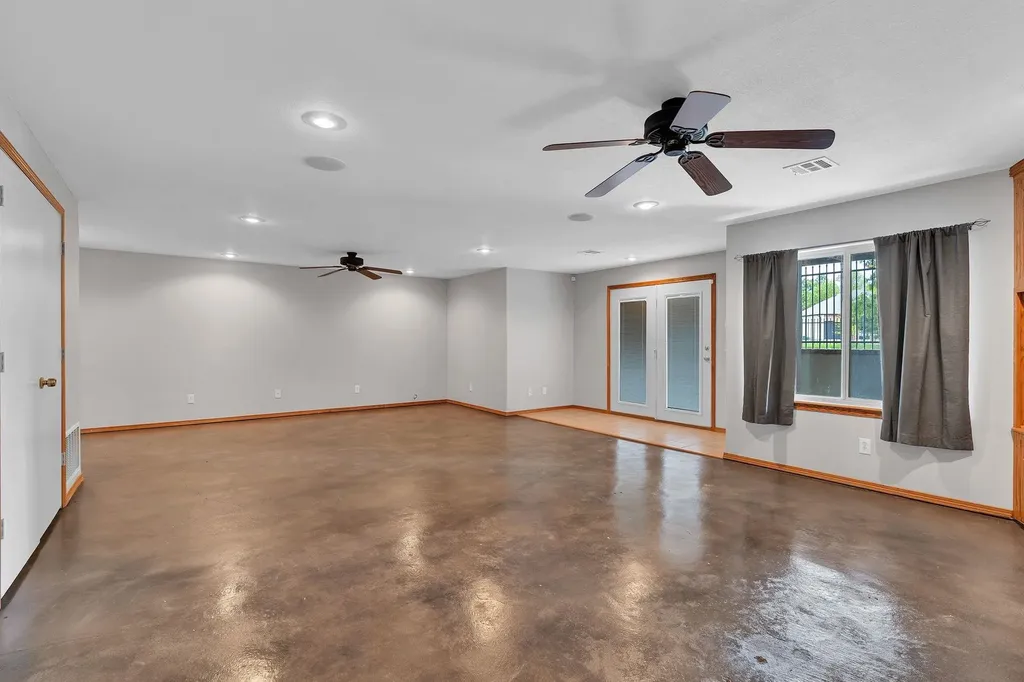 1307 W Hannah Lane Haysville KS 67060