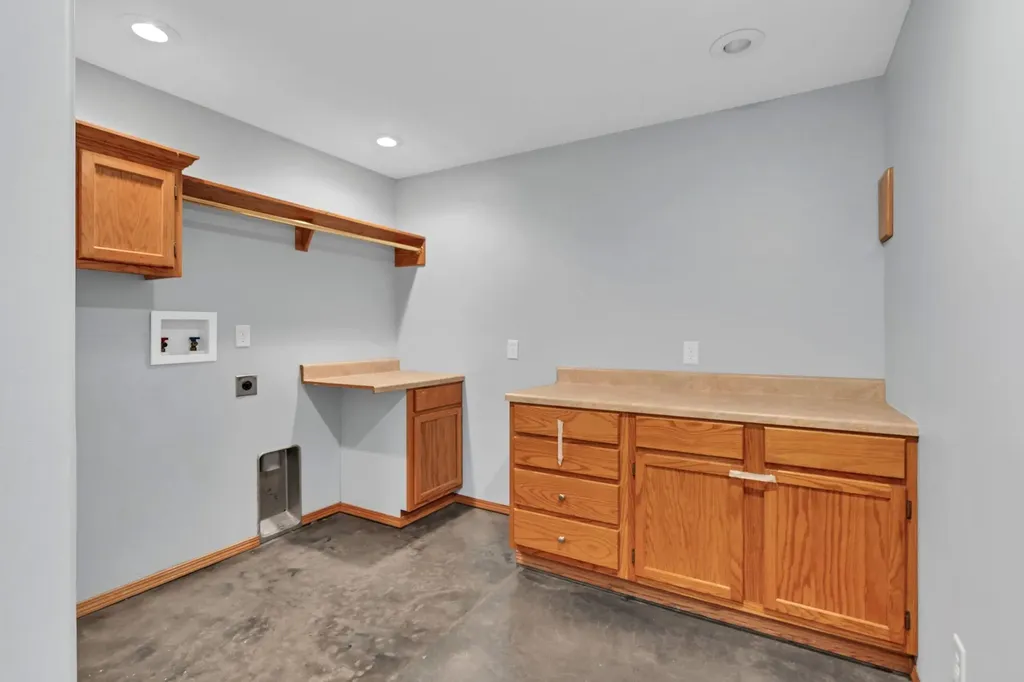 1307 W Hannah Lane Haysville KS 67060