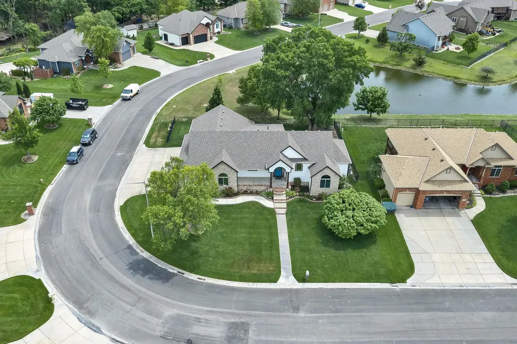 1307 W Hannah Lane Haysville KS 67060