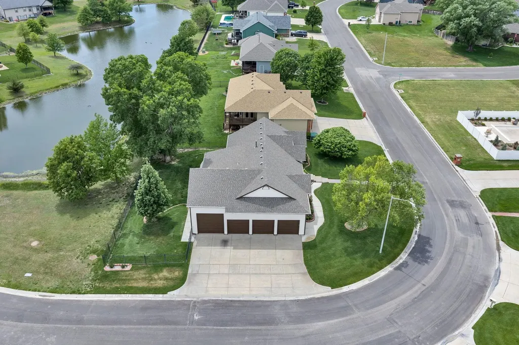 1307 W Hannah Lane Haysville KS 67060