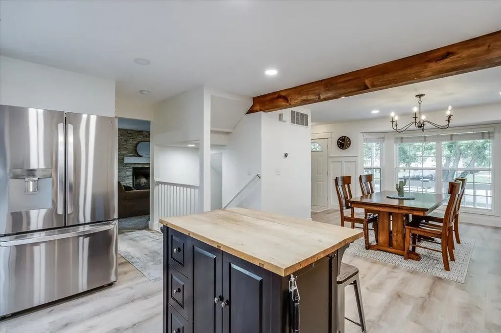 4326 N Mission Street Bel Aire KS 67226-1443