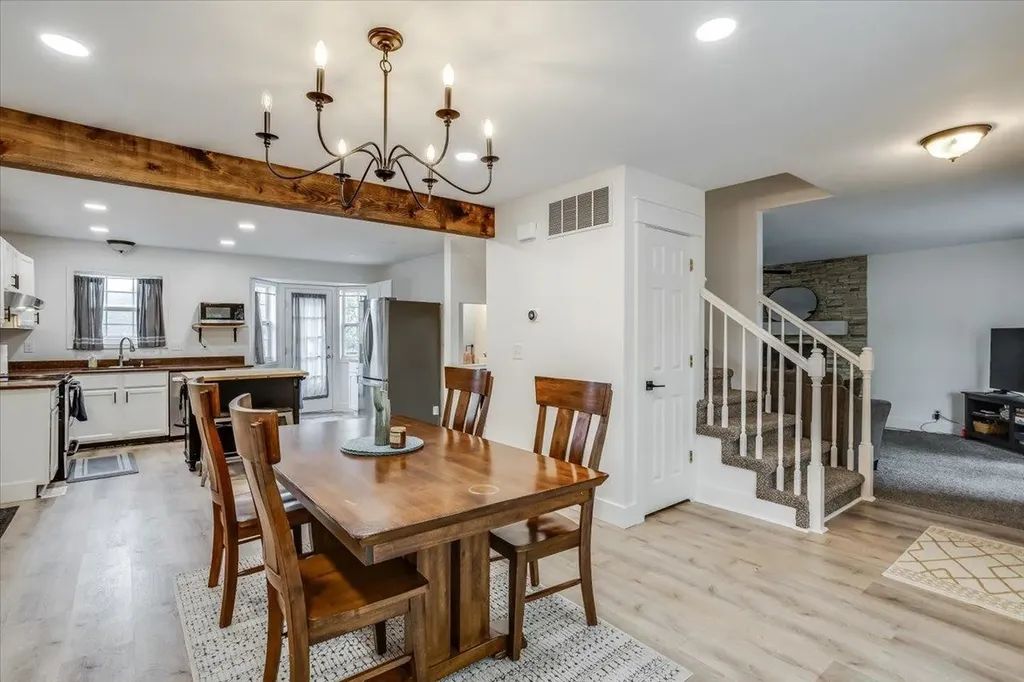 4326 N Mission Street Bel Aire KS 67226-1443