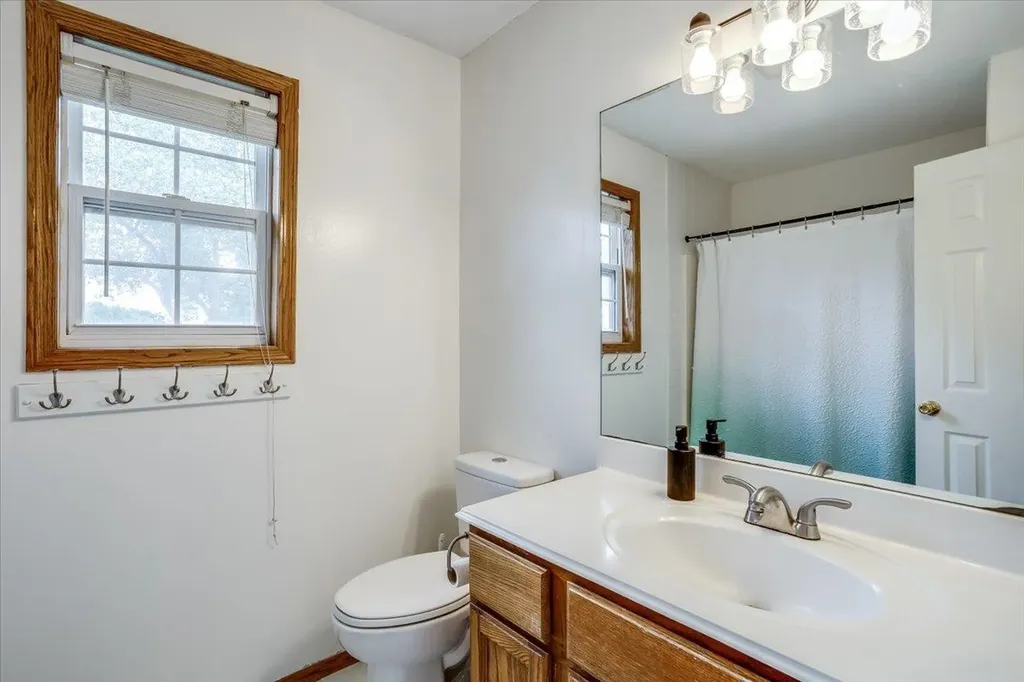 4326 N Mission Street Bel Aire KS 67226-1443