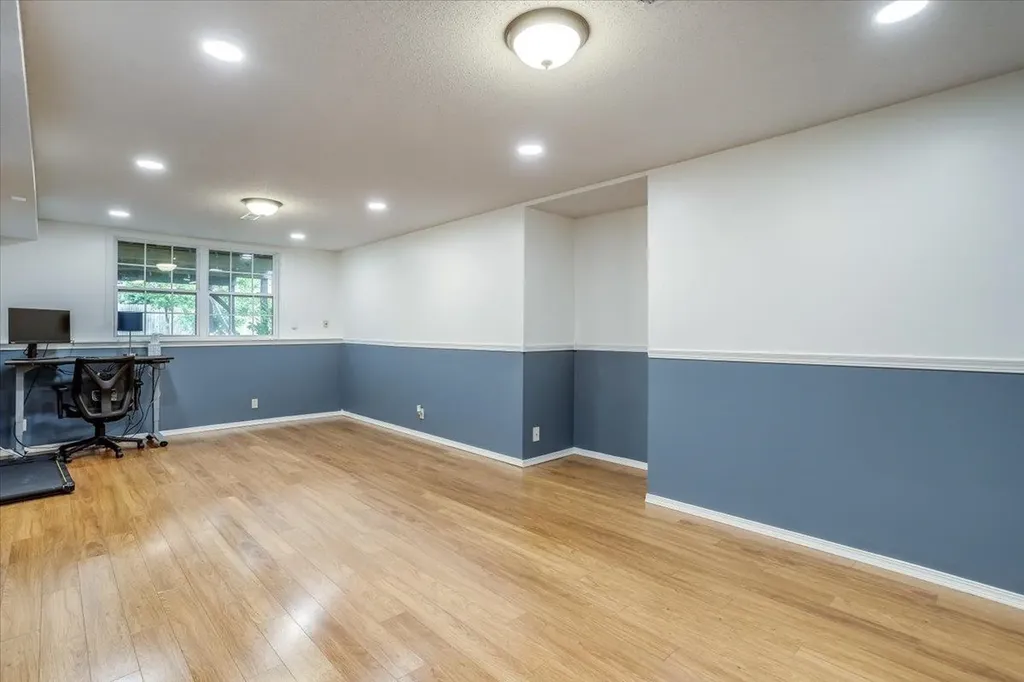 4326 N Mission Street Bel Aire KS 67226-1443