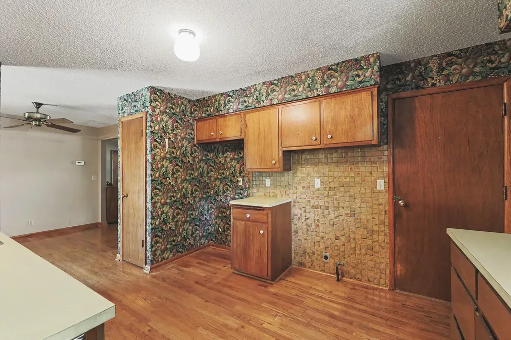 1322 N Lakeview Drive Derby KS 67037