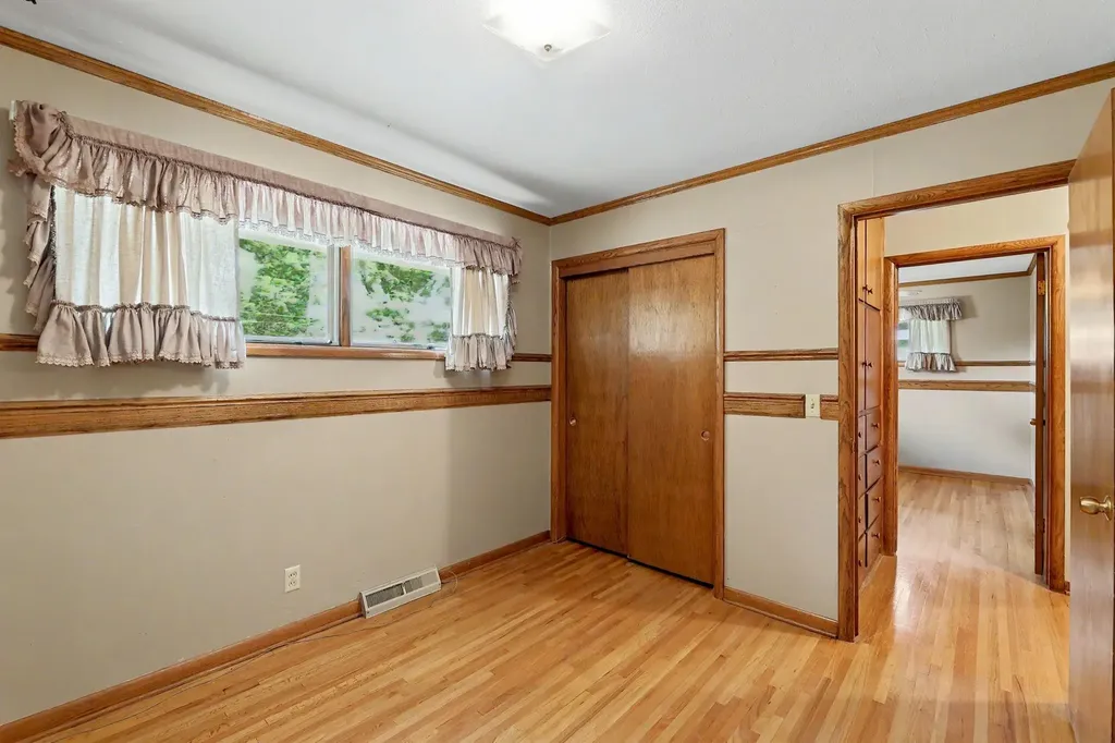 1322 N Lakeview Drive Derby KS 67037