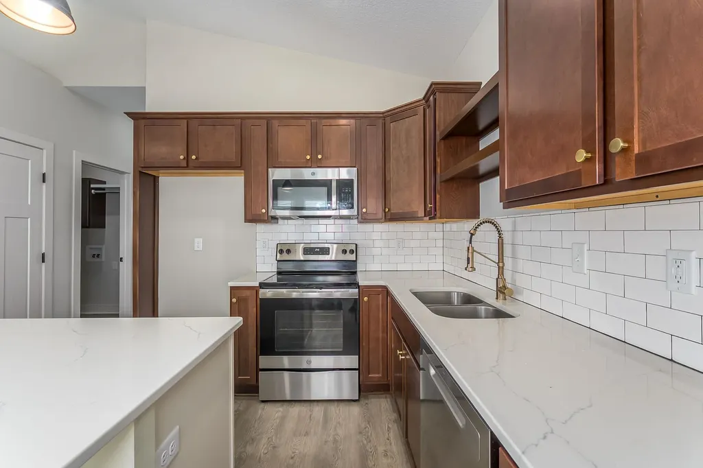 5304 W 46th Street S Wichita KS 67215-5201