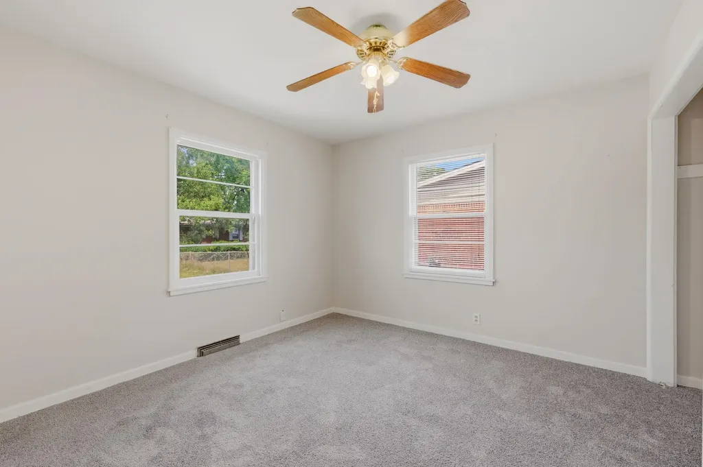 1202 E Del Mar Street Wichita KS 67216