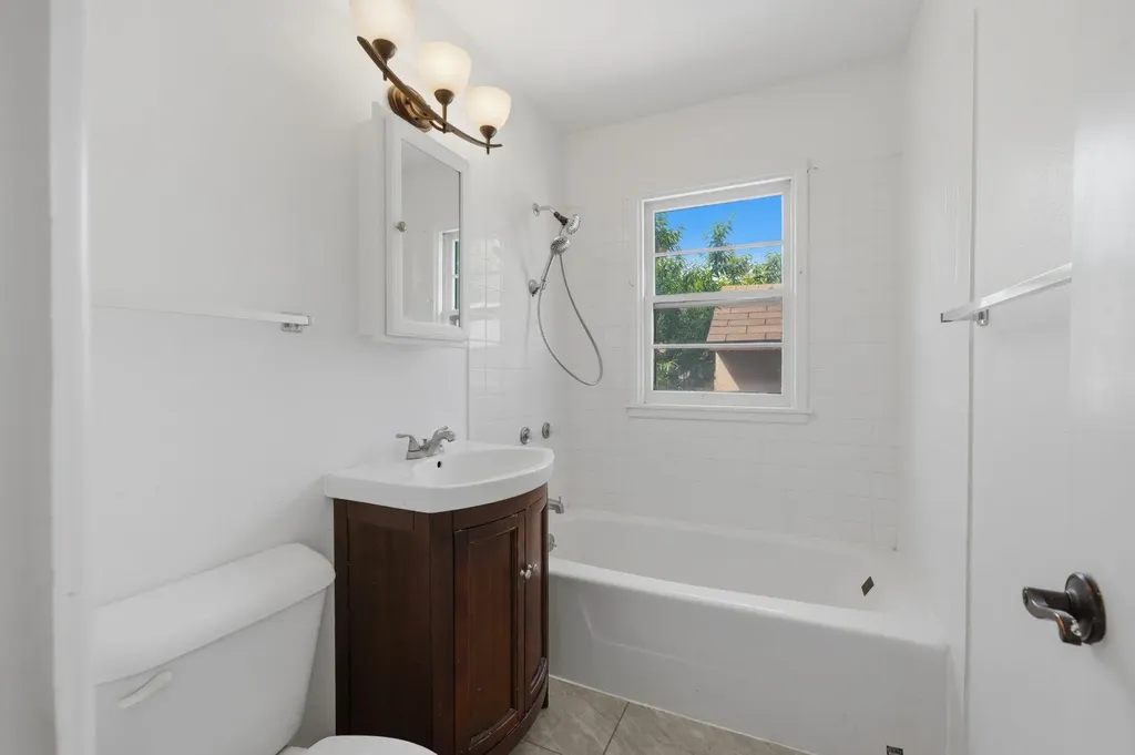 1202 E Del Mar Street Wichita KS 67216