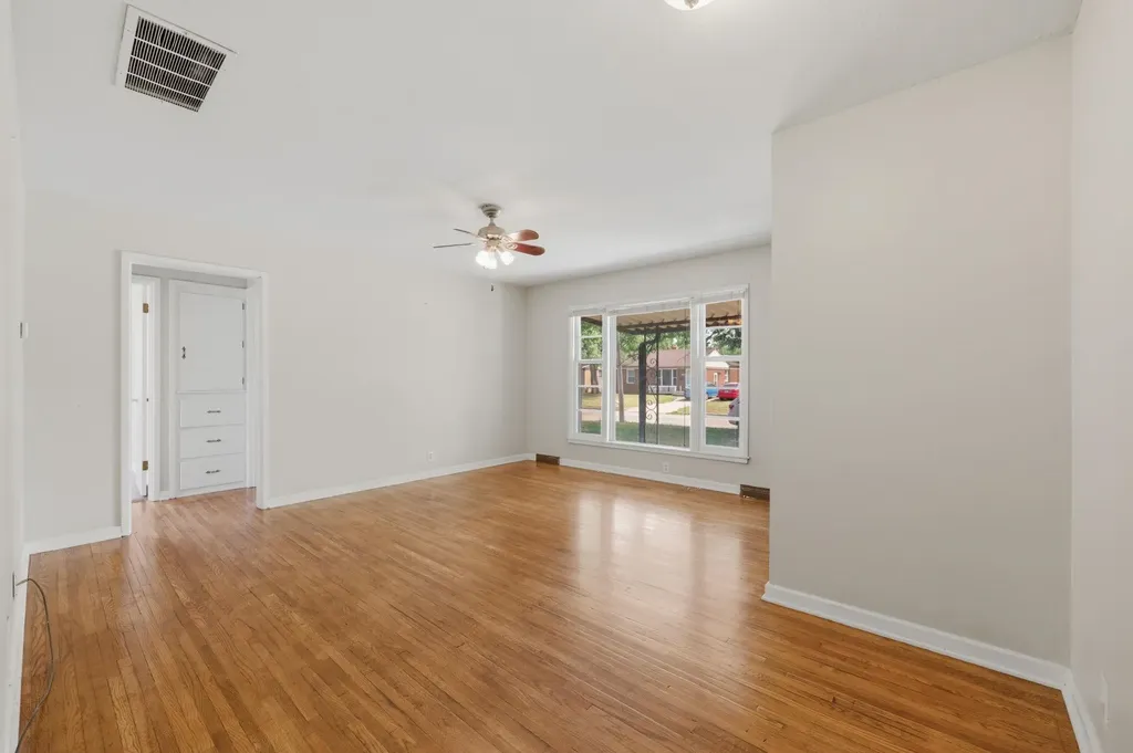 1202 E Del Mar Street Wichita KS 67216