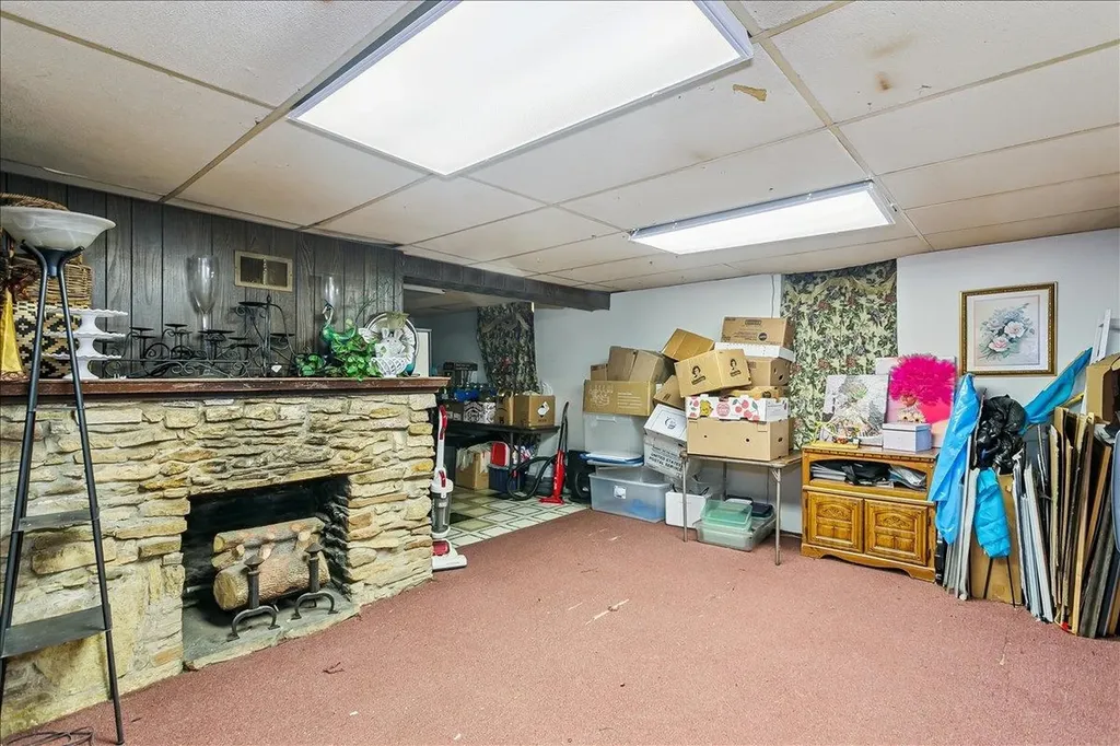 1056 N Parkwood Lane Wichita KS 67208