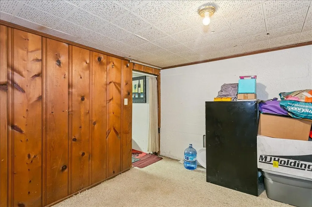 1056 N Parkwood Lane Wichita KS 67208