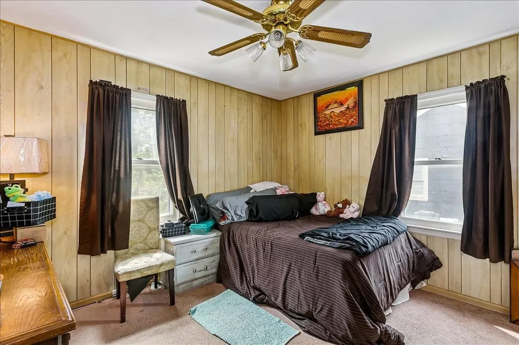 1056 N Parkwood Lane Wichita KS 67208