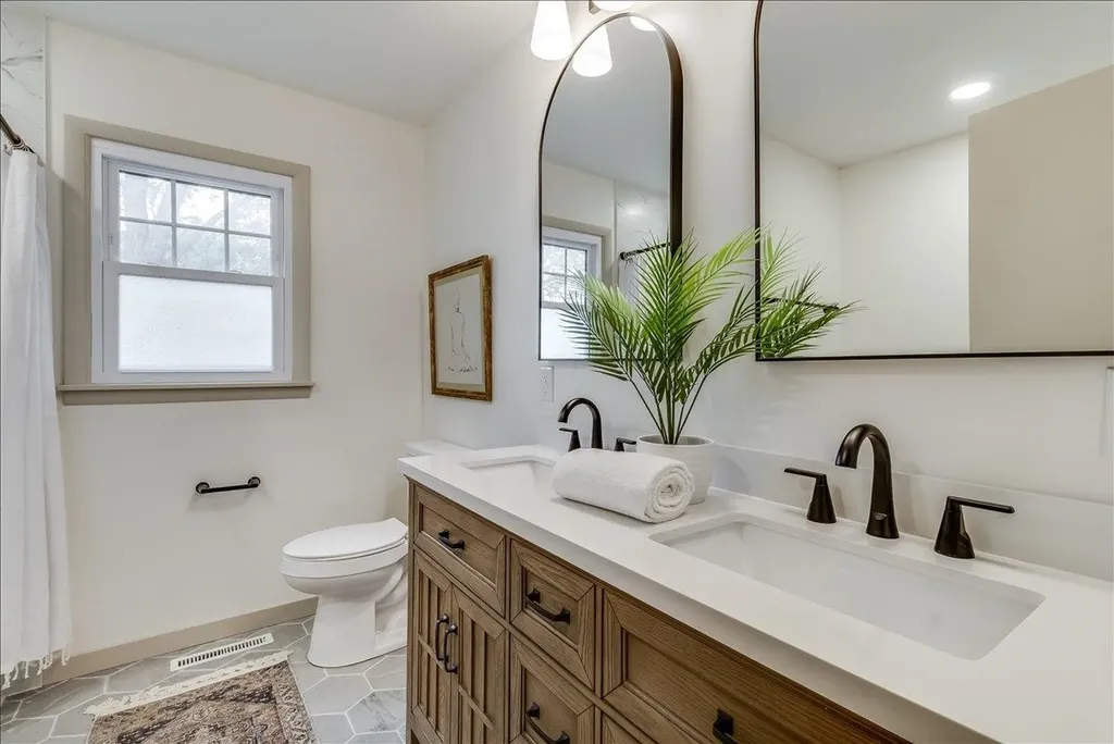 1611 N Rock Road Mulvane KS 67110