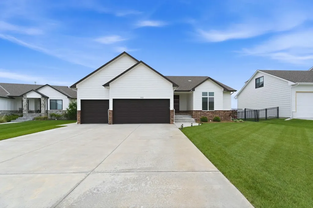 1113 W Lakeway Court Andover KS 67002