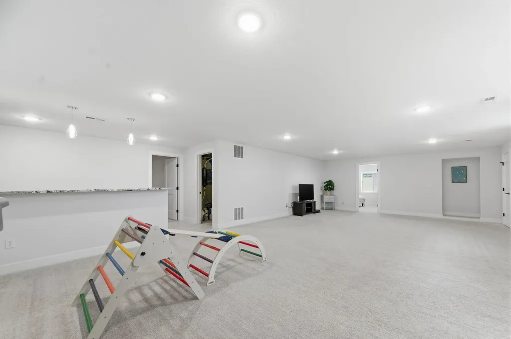 1113 W Lakeway Court Andover KS 67002