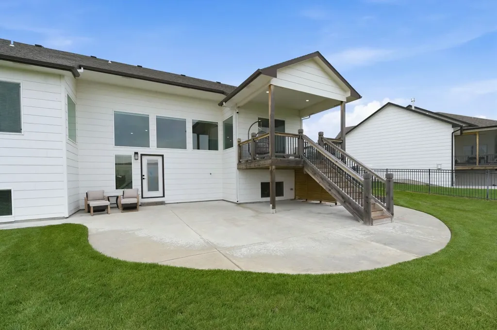 1113 W Lakeway Court Andover KS 67002