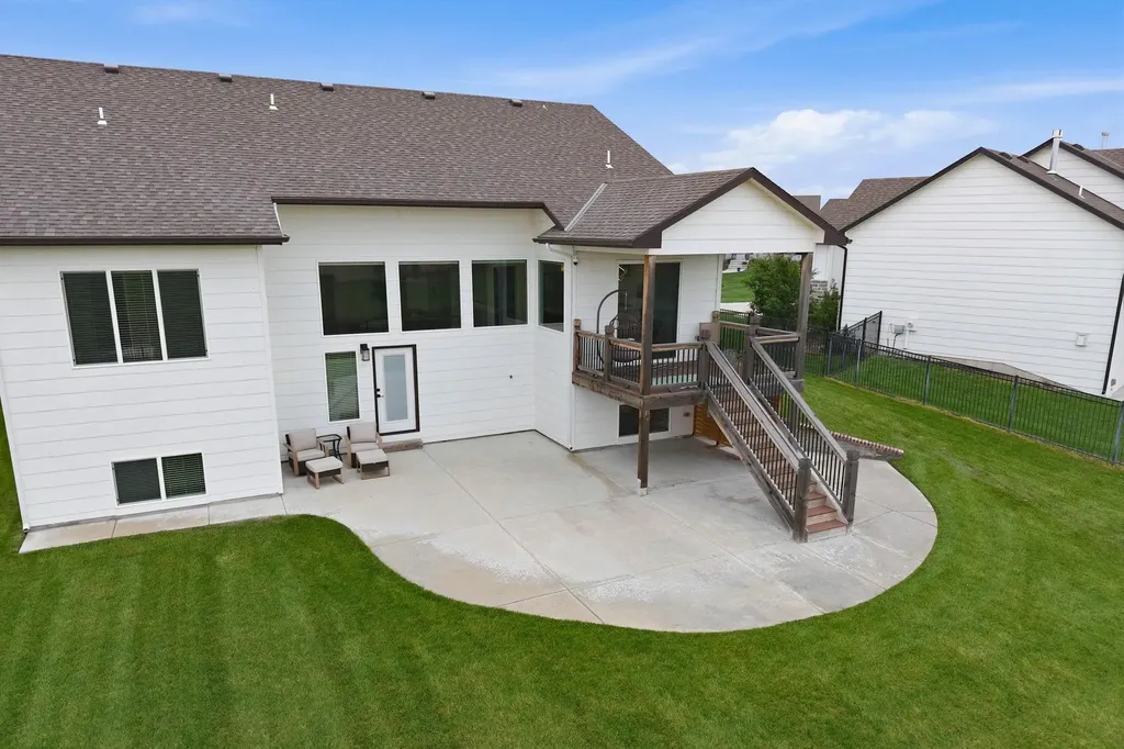 1113 W Lakeway Court Andover KS 67002